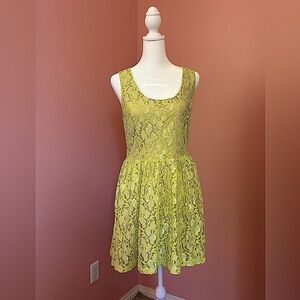 Vintage Wet Seal Y2K bold neon yellow lace dress heart shape back cutout size L